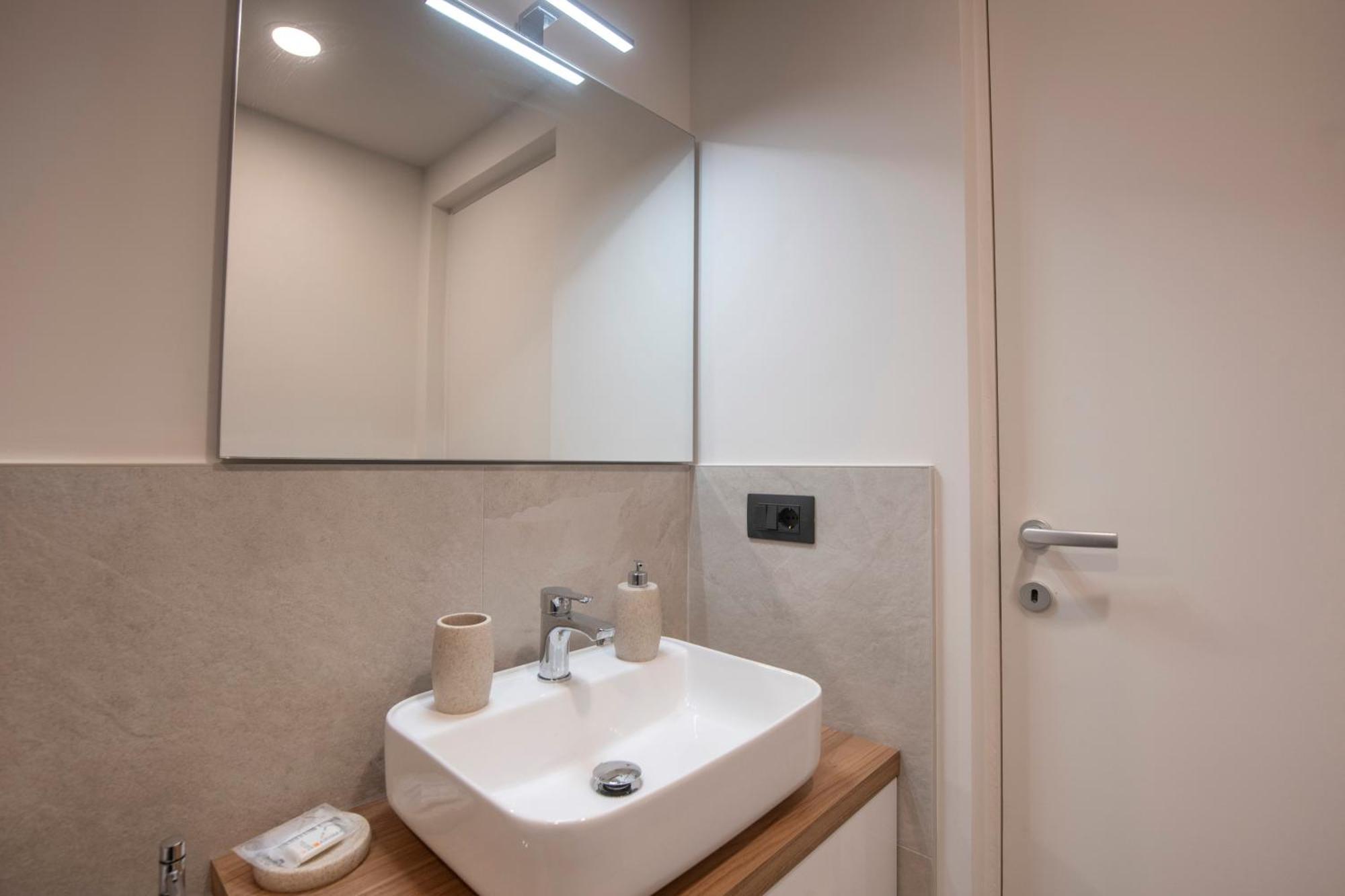 258 - The Loft In Largo Zecca - Luxury Nel Cuore Di Genova Экстерьер фото