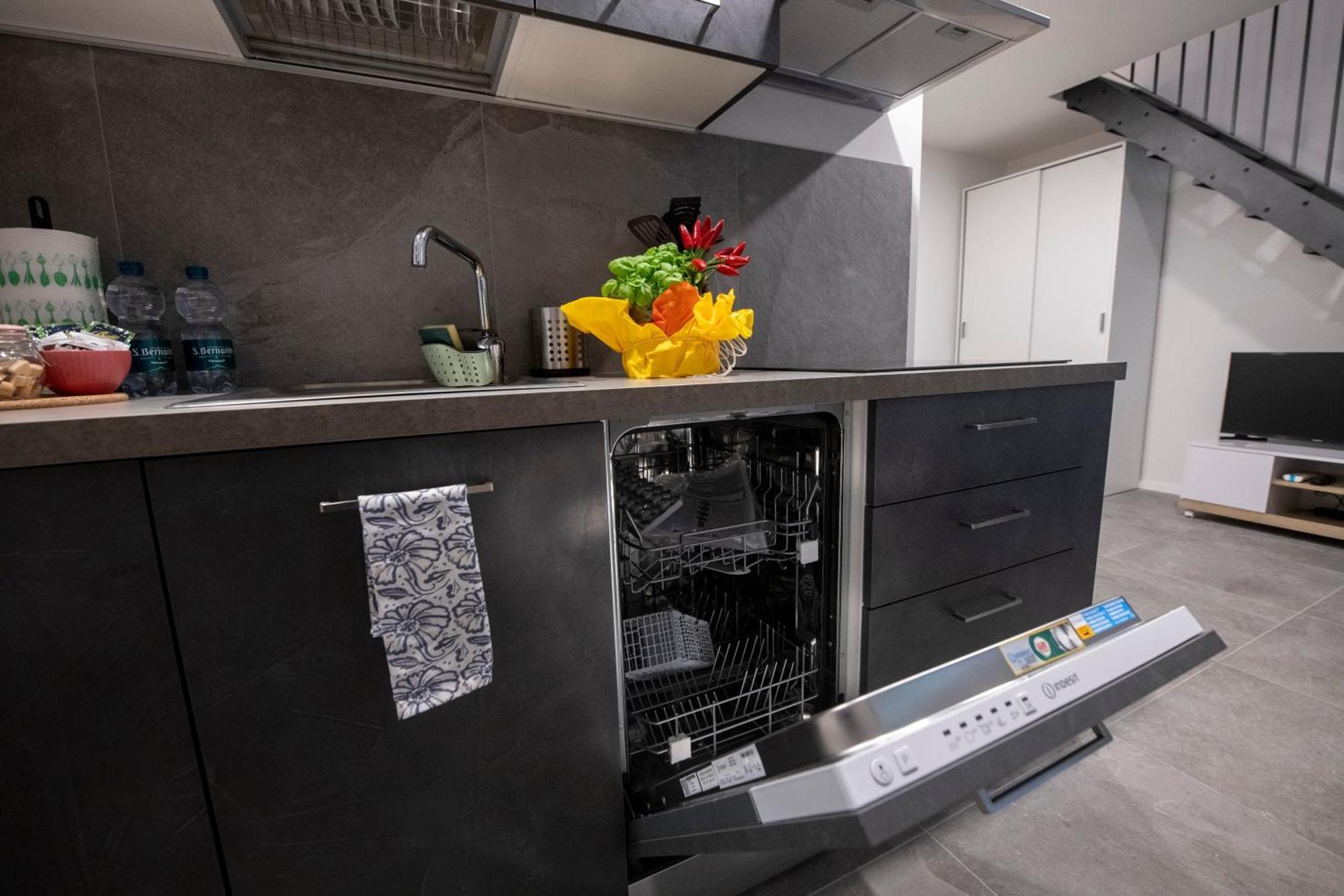 258 - The Loft In Largo Zecca - Luxury Nel Cuore Di Genova Экстерьер фото